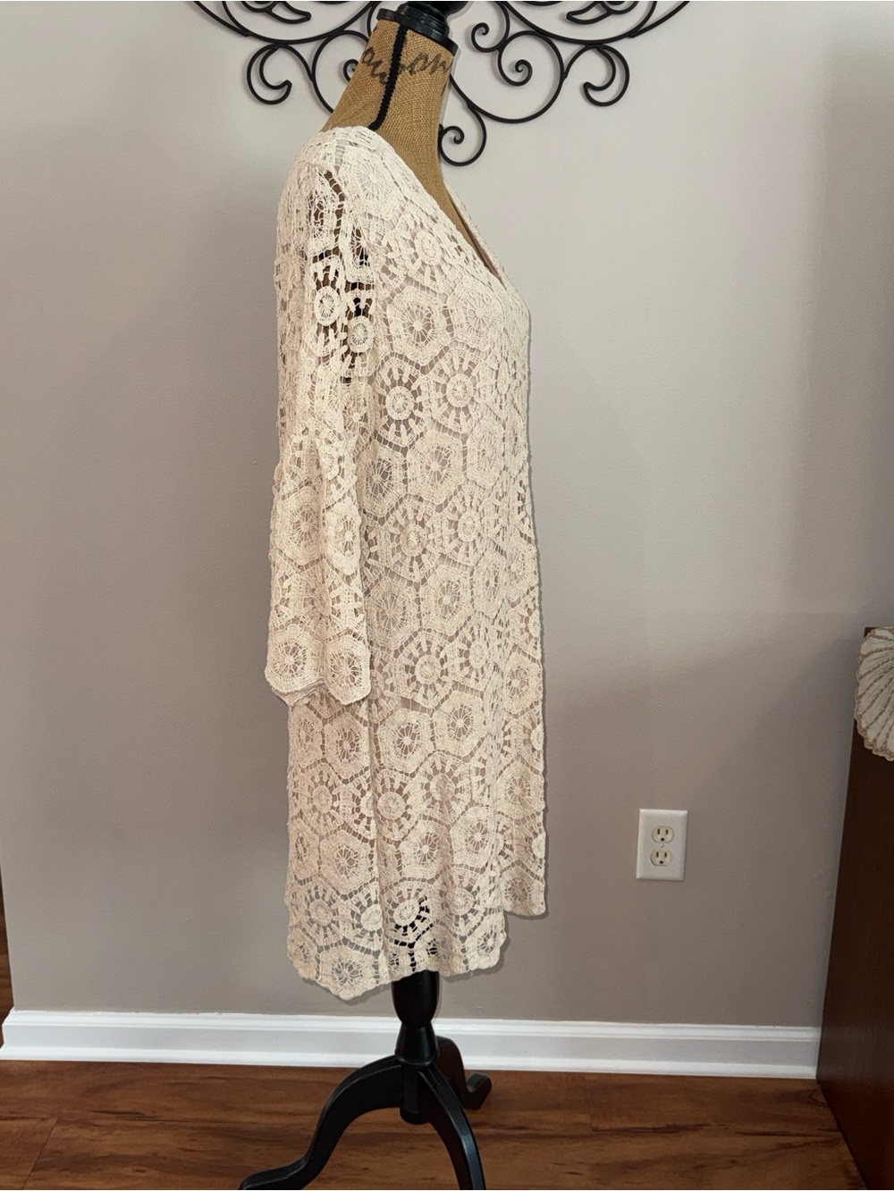 Karen Kane New Natural Beige Crochet V-neck Ruffle bell sleeve BOHO dress sz XL - Picture 8 of 12
